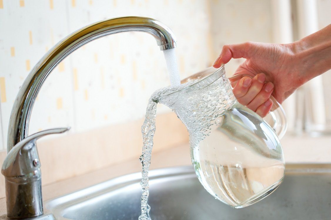 Новости Днепра про За минуту с крана вытекает до 8 литров: советы, как экономить воду