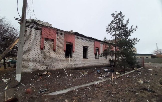 Новости Днепра про Окупанти обстріляли будівлю ДСНС в Лимані: поранено одного рятувальника