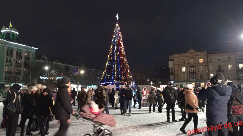 Новости Днепра про В Новомосковске определились с тем, будут ли в этом году ставить елку
