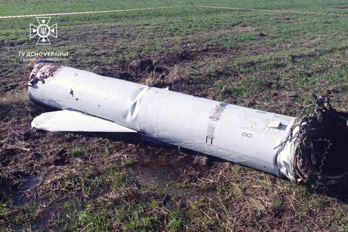 Новости Днепра про Длинные и опасные: на Днепропетровщине обнаружили части вражеских ракет «Калибр» и Х-55 (ФОТО)