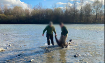 Двое мужчин из Днепропетровщины чуть не утонули в реке на Закарпатье, потому что пытались сбежать из Украины