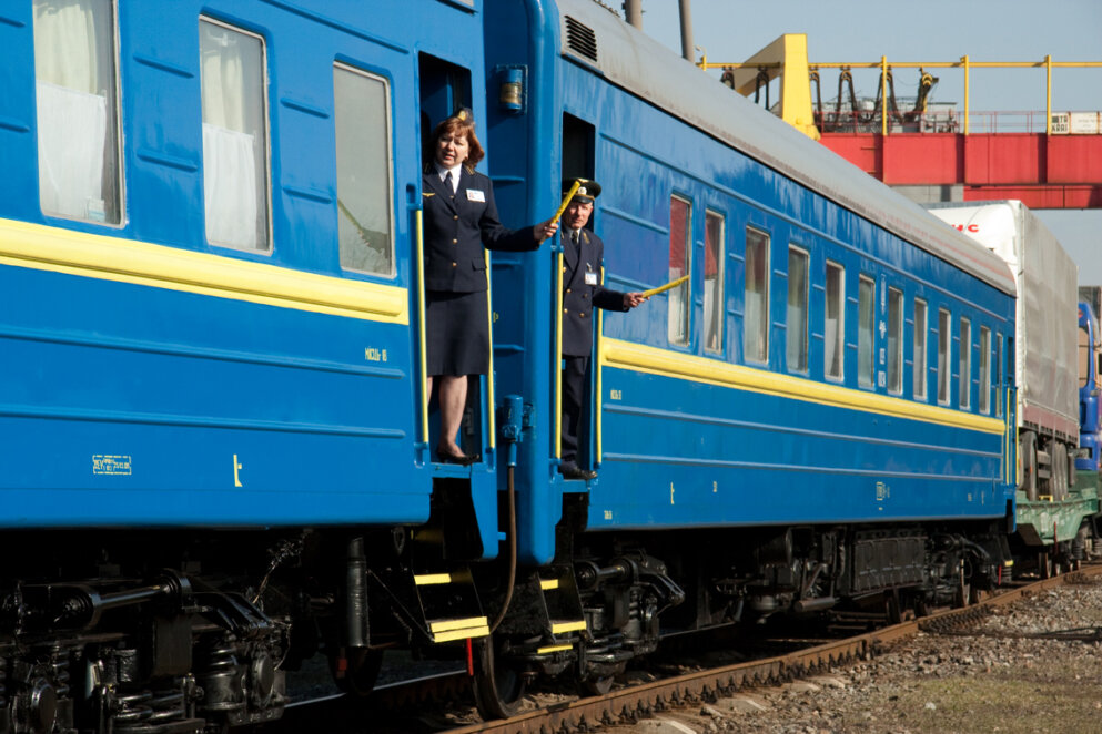 Новости Днепра про Когда начнут курсировать поезда в Херсон и Николаев: стоимость билетов и расписание