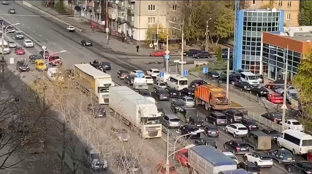 Новости Днепра про В Днепре образовалась километровая пробка на проспекте Слобожанском