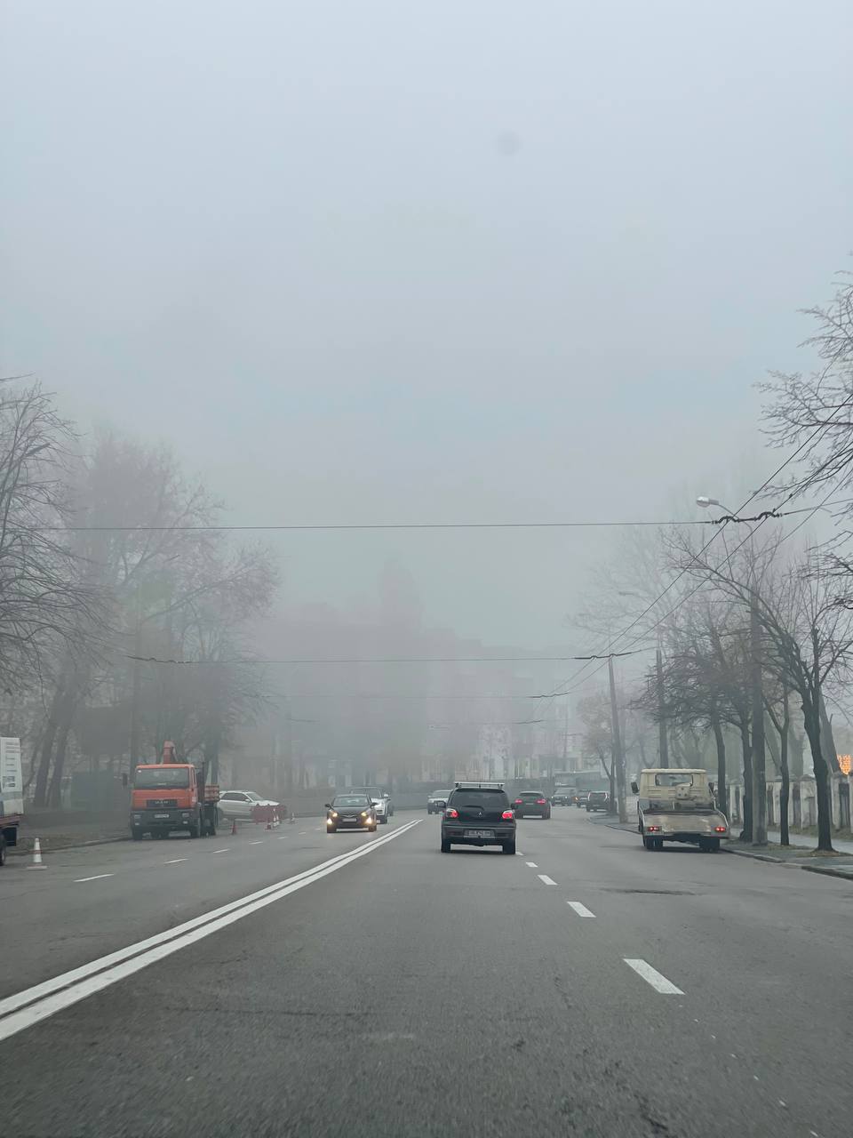Новости Днепра про Словно облака лежат на земле: Днепр затянуло густым туманом (ВИДЕО)