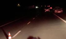 У Дніпрі через погане освітлення водій переїхав чоловіка, який лежав на дорозі