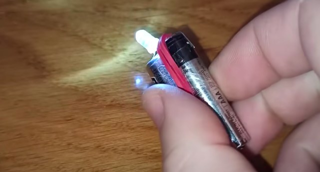 Новости Днепра про Батарейка, прищепка та фольга: як зробити ліхтарик своїми руками (ІНСТРУКЦІЯ)