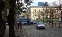 В центре Днепра столкнулись троллейбус и Chevrolet