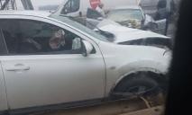 Движение затруднено: в Днепре на Амурском мосту произошла авария