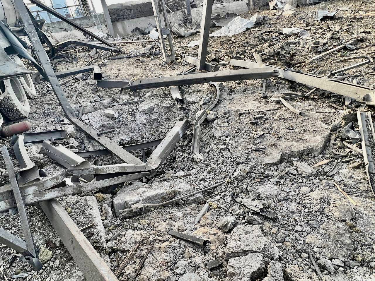 Новости Днепра про Ракетный удар по Днепру: в сети показали, что осталось от предприятия