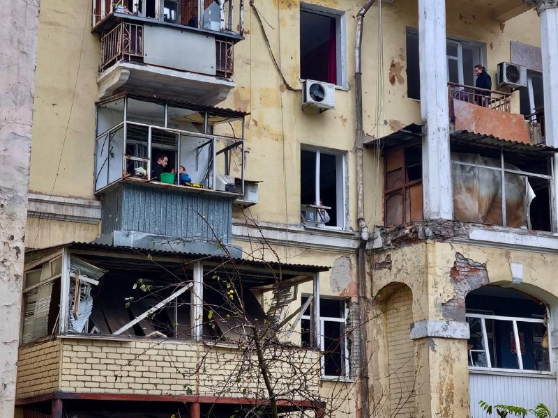 Новости Днепра про У Дніпрі показали, як виглядає одна з квартир на місці сьогоднішнього ракетного удару