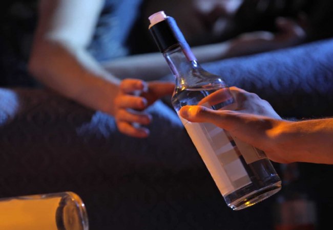 Новости Днепра про На Дніпропетровщині школярі отруїлися алкоголем