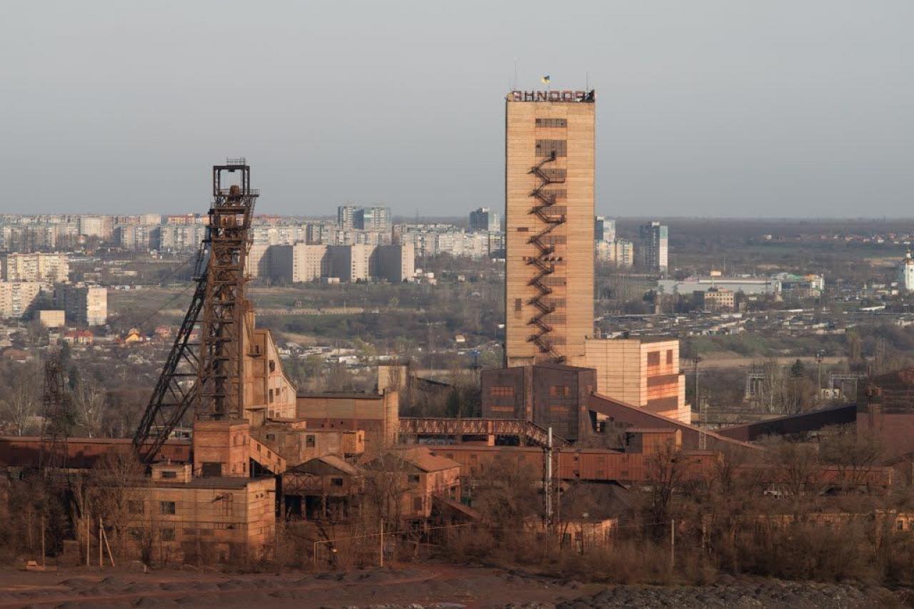 Новости Днепра про В Кривом Роге 500 шахтеров застряли под землей из-за обстрелов