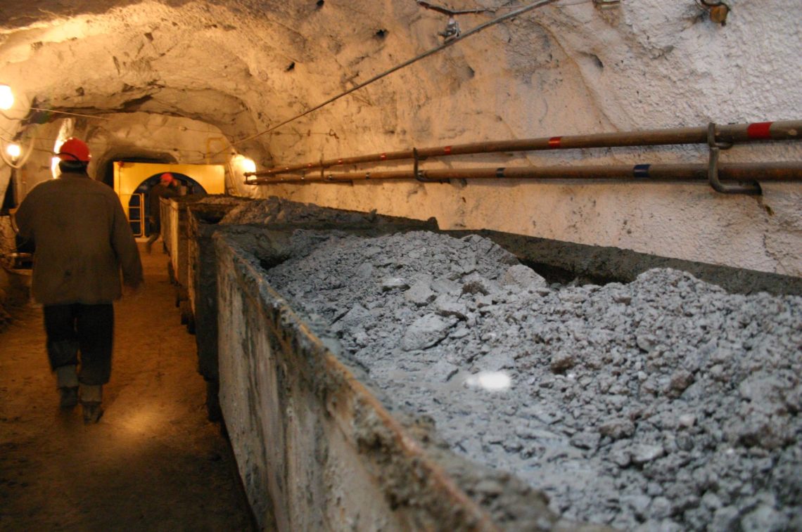 Новости Днепра про На Днепропетровщине почти 3 тысячи шахтеров застряли под землей из-за обесточивания