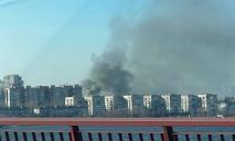 Столб дыма видно за несколько километров: в центре Днепра начался масштабный пожар (ФОТО, ВИДЕО)