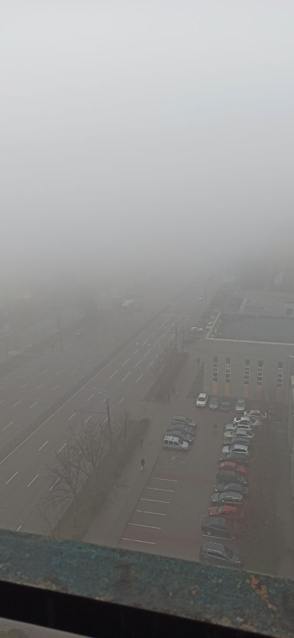 Новости Днепра про Как в ужастике: утром Днепр утонул в густом тумане (ФОТО)