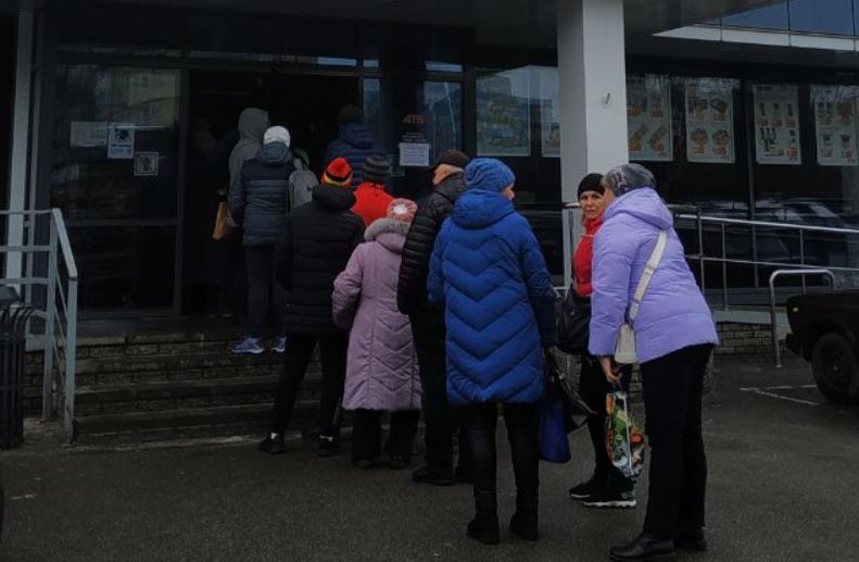 Новости Днепра про Мешканці Дніпра штурмують супермаркети АТБ (ФОТО)