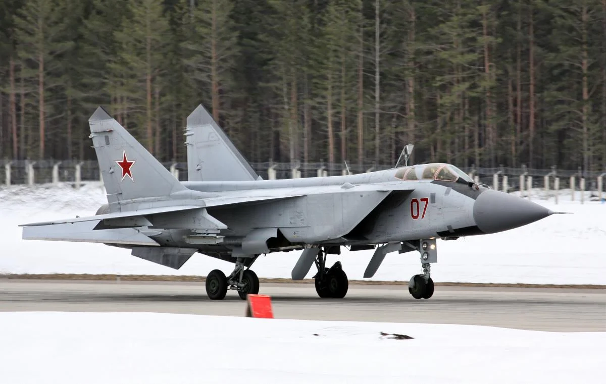 Новости Днепра про В ВСУ объяснили вчерашние маневры российских МиГ-31 в Беларуси