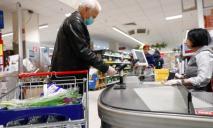 Украинцы могут получить пенсию на кассах АТБ, Сильпо и других супермаркетов