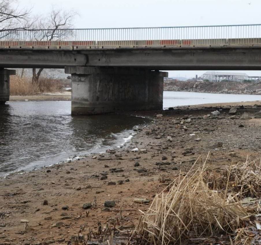 Новости Днепра про Можна дійти до середини річки: Дніпро знову сильно обмілів