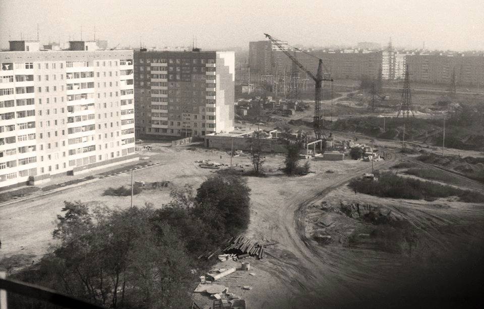 Новости Днепра про Широкий проспект и ни одного дерева: 10 редких фото Левобережного в Днепре 1980-х годов