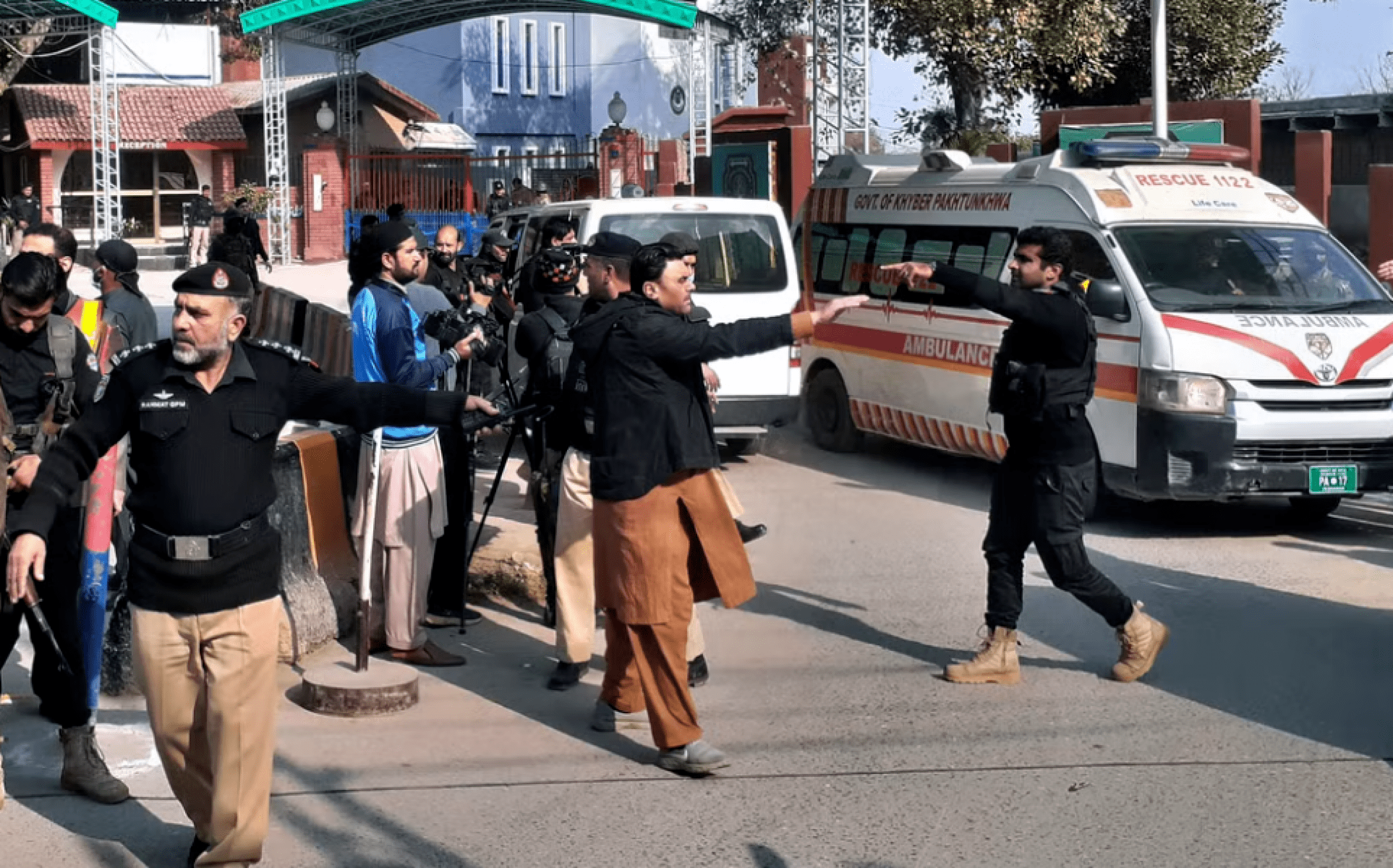Новости Днепра про Підірвався терорист-смертник: внаслідок вибуху в мечеті Пакистану загинуло 17 людей