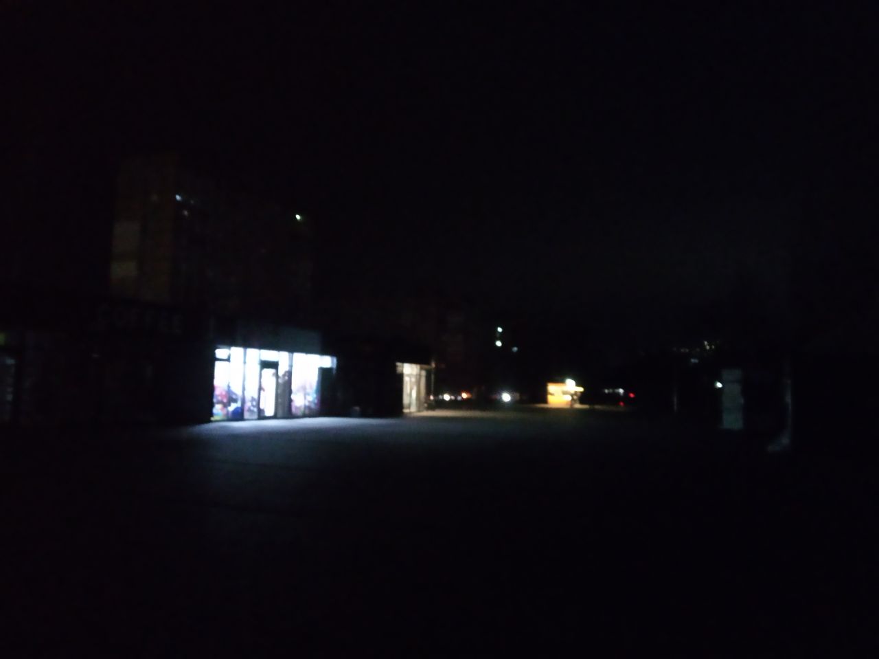 Новости Днепра про Другий день поспіль: як виглядають вулиці Дніпра без світла (ФОТО)