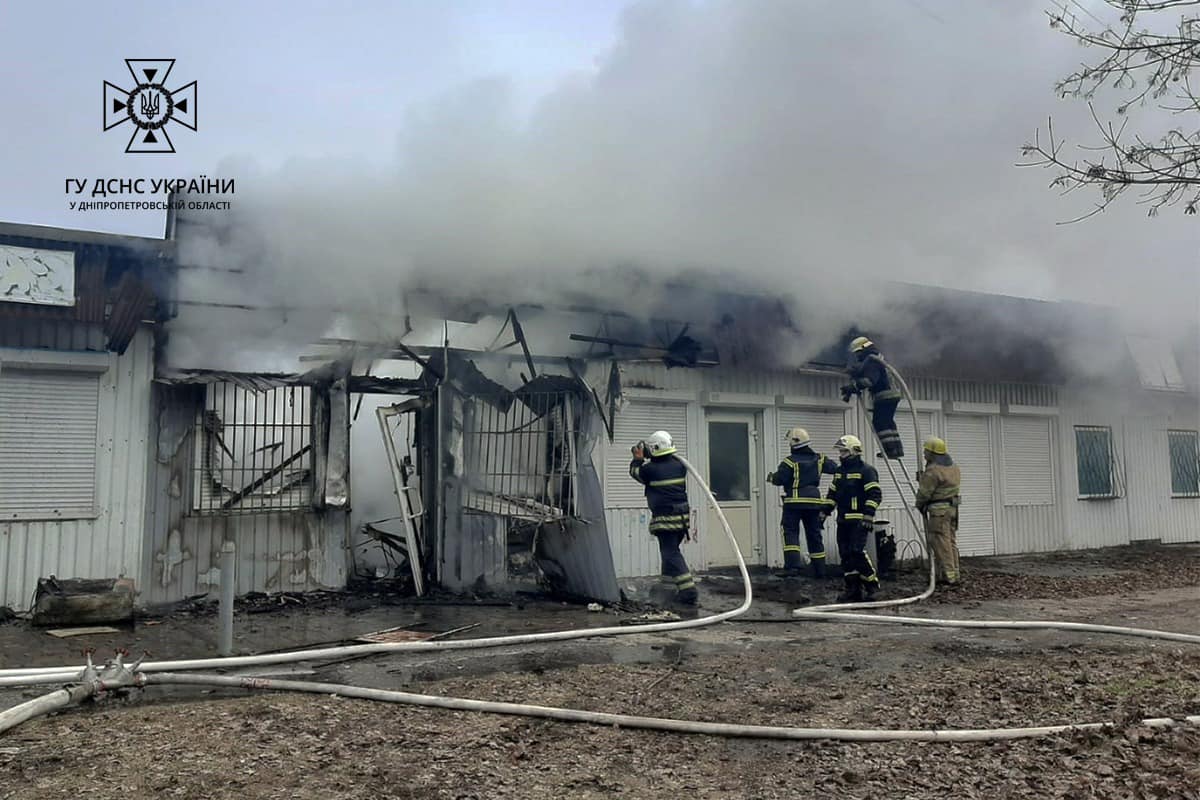 Новости Днепра про Потушили за 18 минут: на Днепропетровщине на рынке горел торговый павильон
