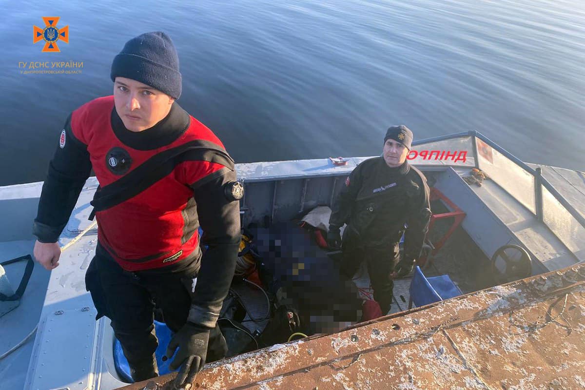 Новости Днепра про Был в 200 метрах от берега: в Днепре специалисты ГСЧС спасли рыбака