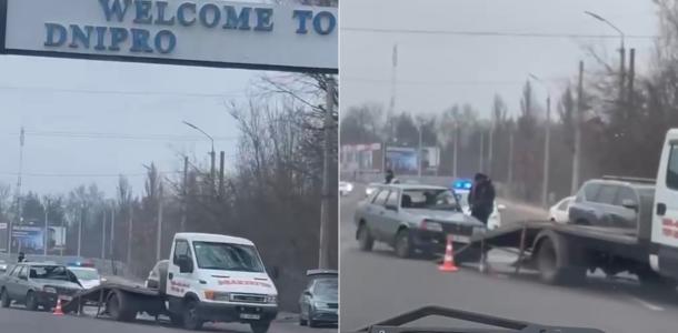 В Днепре на Запорожском шоссе столкнулись ВАЗ и Lexus: один из водителей госпитализирован (ВИДЕО)