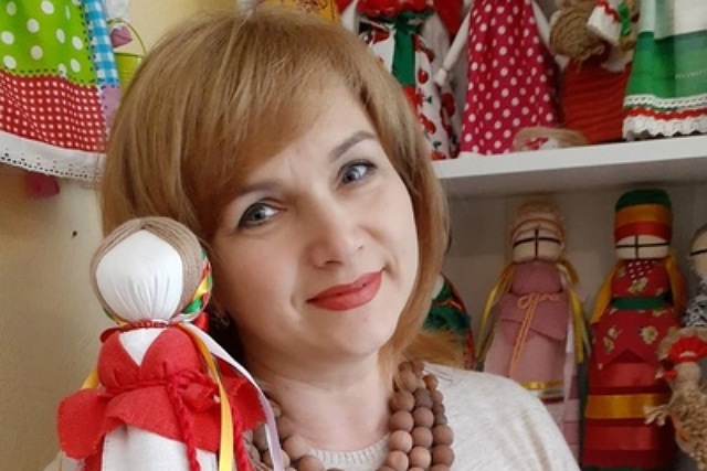 Новости Днепра про Ракетный удар по многоэтажке в Днепре: одну из жительниц спасли куклы-мотанки