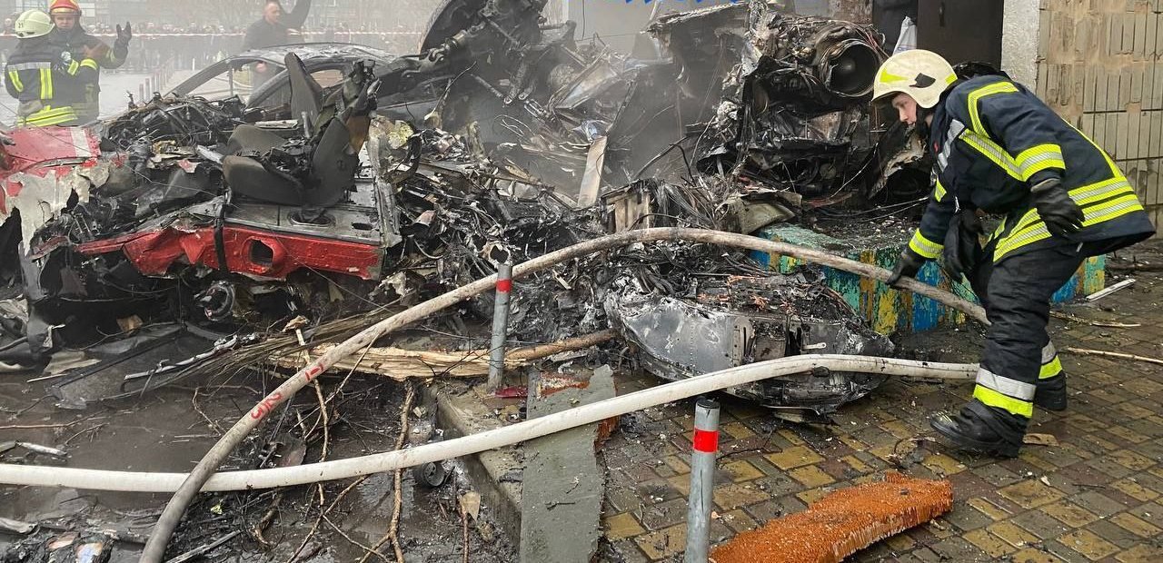 Новости Днепра про В вертолете, который упал в Броварах, находились 9 человек: кем они были