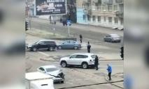 В центре Днепра произошло ДТП с участием такси