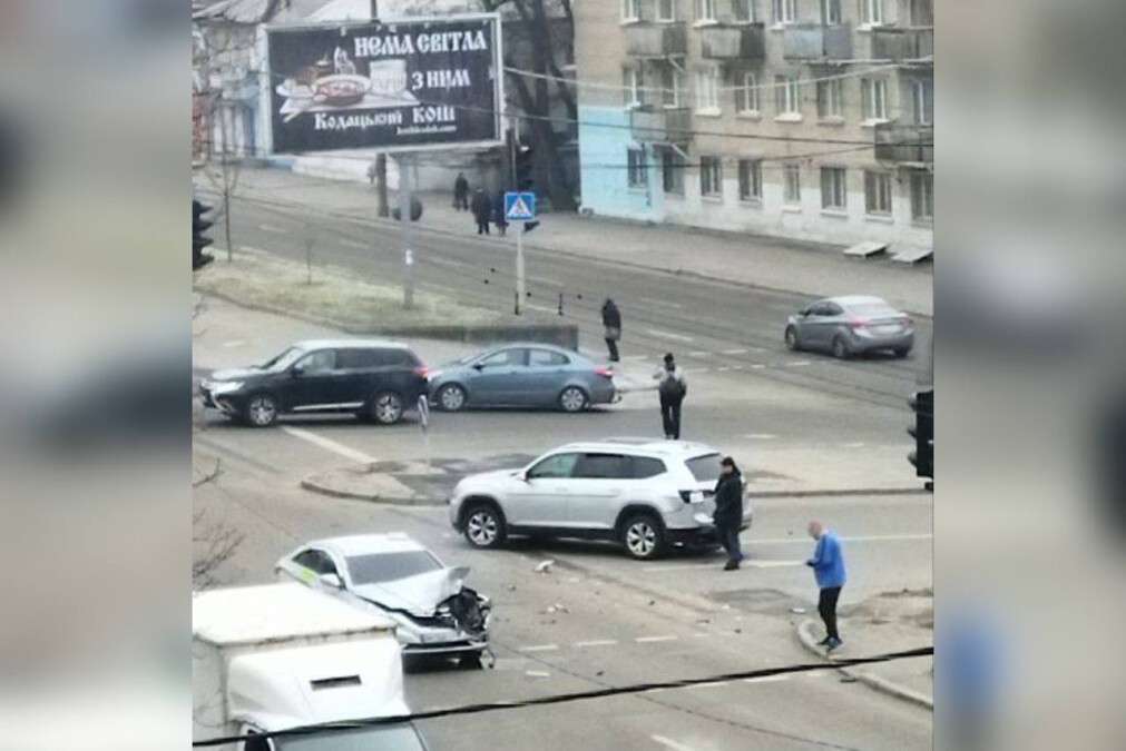 Новости Днепра про В центре Днепра произошло ДТП с участием такси
