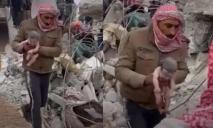 Дитя Апокаліпсису: під завалами будинку в сирійському Алеппо народилася дитина (ВІДЕО)