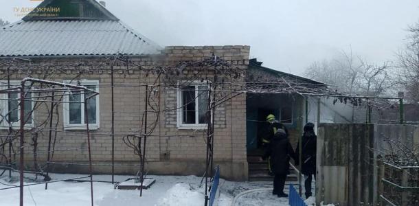 Отравилась продуктами горения: на Днепропетровщине из-за пожара пострадала 82-летняя женщина