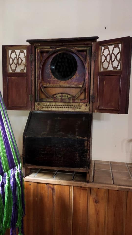 Новости Днепра про Прообраз музичного автомату: в одному з кафе Дніпра помітили фонограф 1910-х років