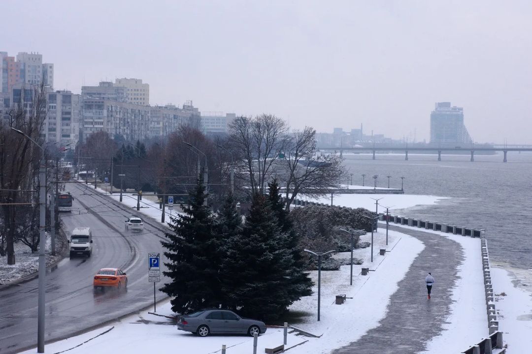 Новости Днепра про Білі мухи та сніговий килим: як виглядає зимовий Дніпро (ФОТО)