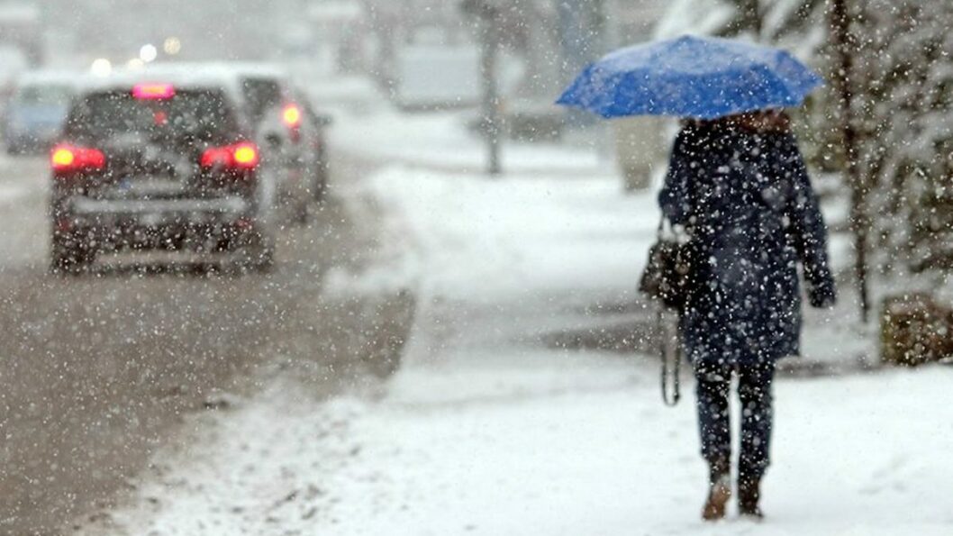 Новости Днепра про Суне дощ зі снігом: Дніпро зачепить антициклон Feuka
