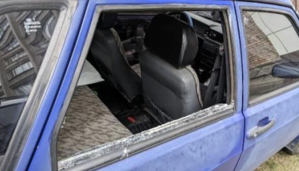 Новости Днепра про Розбивав вікна та витягав речі: у Дніпрі затримали чоловіка, який обкрадав авто