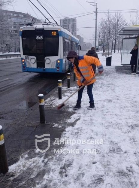 Новости Днепра про Снігопад у Дніпрі: яка ситуація на дорогах