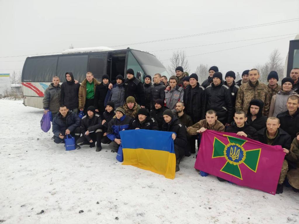 Новости Днепра про Відбувся черговий обмін полоненими: 116 українських захисників повернулися додому