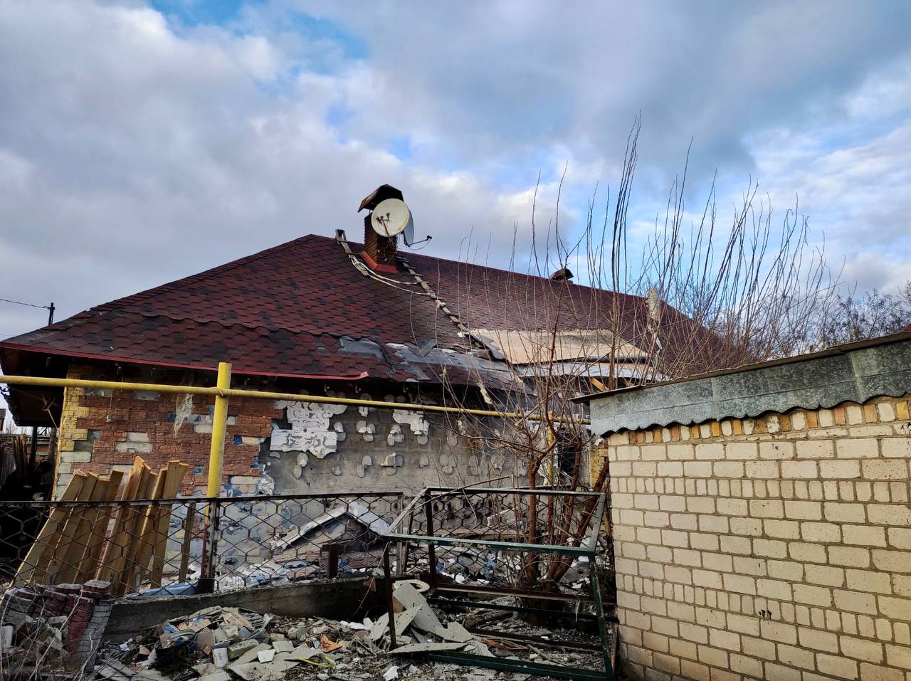 Новости Днепра про Захватчики трижды обстреляли две общины Никопольского района