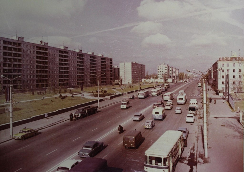 Новости Днепра про Магазин самообслуговування та нові житлові масиви: ТОП-10 рідкісних фото Дніпра 1970-х років