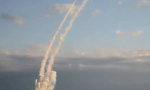 На росії назвали нічний обстріл України “ударом відплати” та показали відео запуску ракет