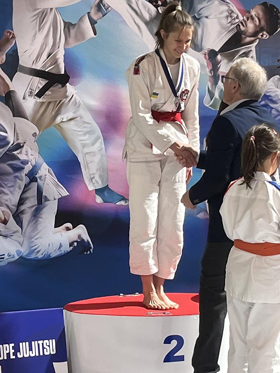 Новости Днепра про Криворожская спортсменка завоевала серебряную медаль на Чемпионате Европы по джиу-джитсу