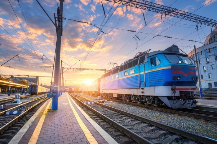 Новости Днепра про Через Дніпро щодня курсують евакуаційні потяги: розклад