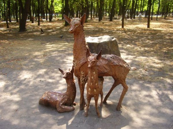 Новости Днепра про Исчезнувший олень в парке Шевченка: на старых фото показали пропавшую скульптуру (ФОТО)