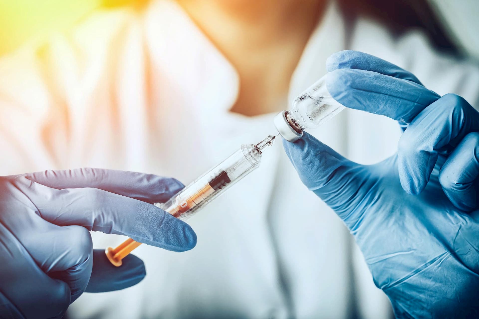 Новости Днепра про Столбняк, дифтерия и корь: какие прививки нужно делать взрослым в Украине и сколько это стоит