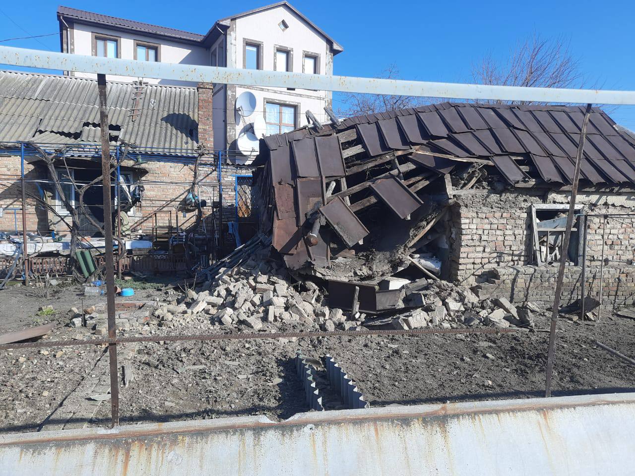 Новости Днепра про Россияне обстреляли из тяжелой артиллерии Никополь: есть разрушения