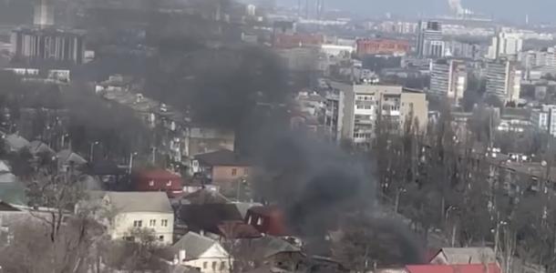 Все небо в черном дыму: на улице Юрия Савченко в Днепре произошел масштабный пожар (Фото и видео)